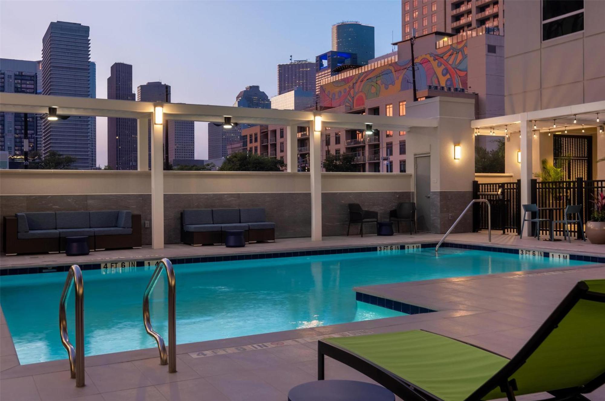 Home2 Suites By Hilton Houston Downtown Convention Center Екстериор снимка